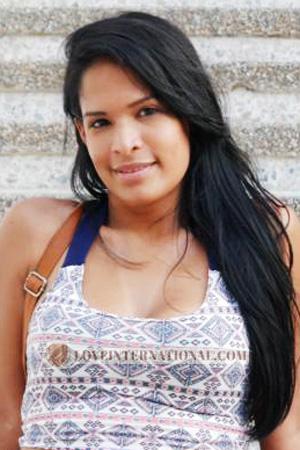 177001 - Kenia Age: 34 - Colombia