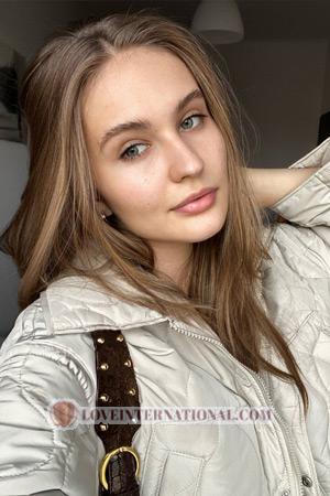 212628 - Anastasiia Age: 19 - Ukraine